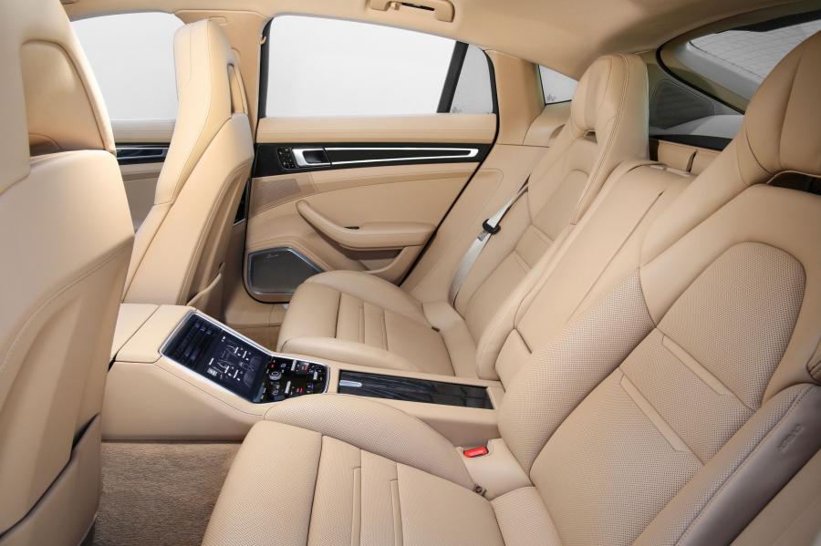 Интерьер Porsche Panamera 4S 2017 года  (AU) (фото 9 из 11)